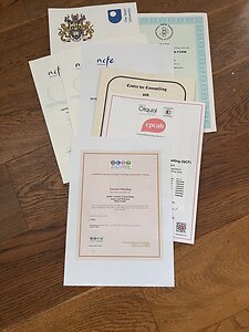 Counselling Background. Certificats